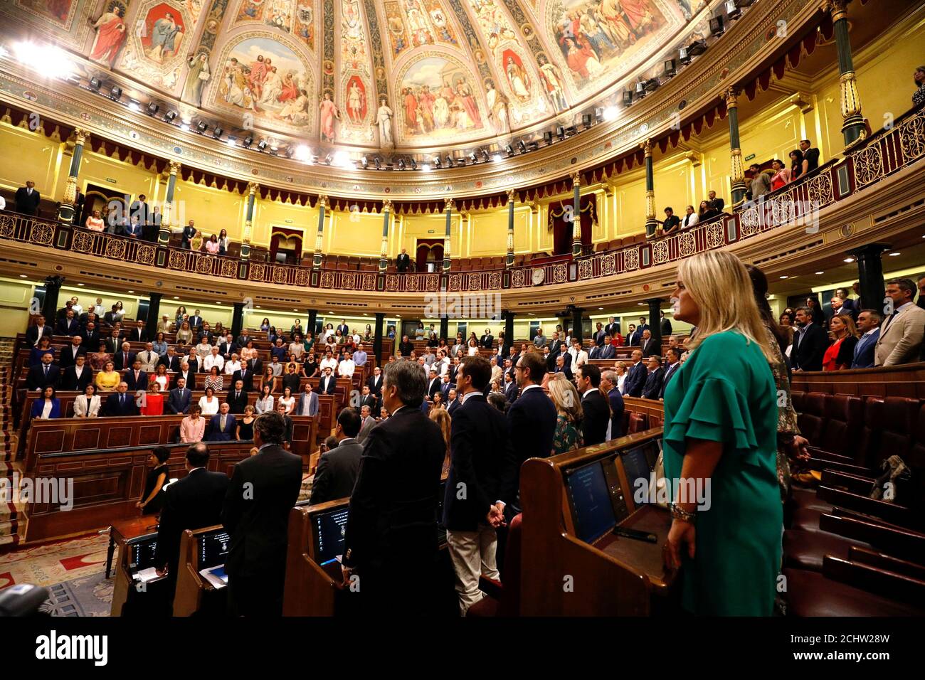 Les parlementaires espagnols observent une minute de silence à la mémoire des victimes de l'attaque de Barcelone à Madrid, Espagne, le 30 août 2017. REUTERS/Paul Hanna Banque D'Images
