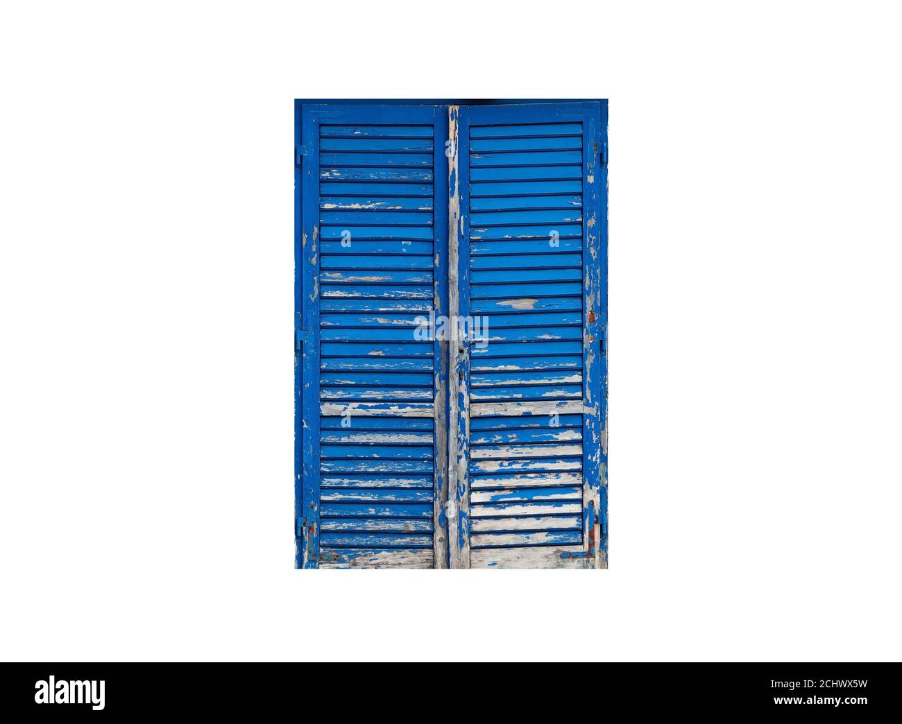 Porte en bois bleu grunge isolée sur fond blanc Banque D'Images