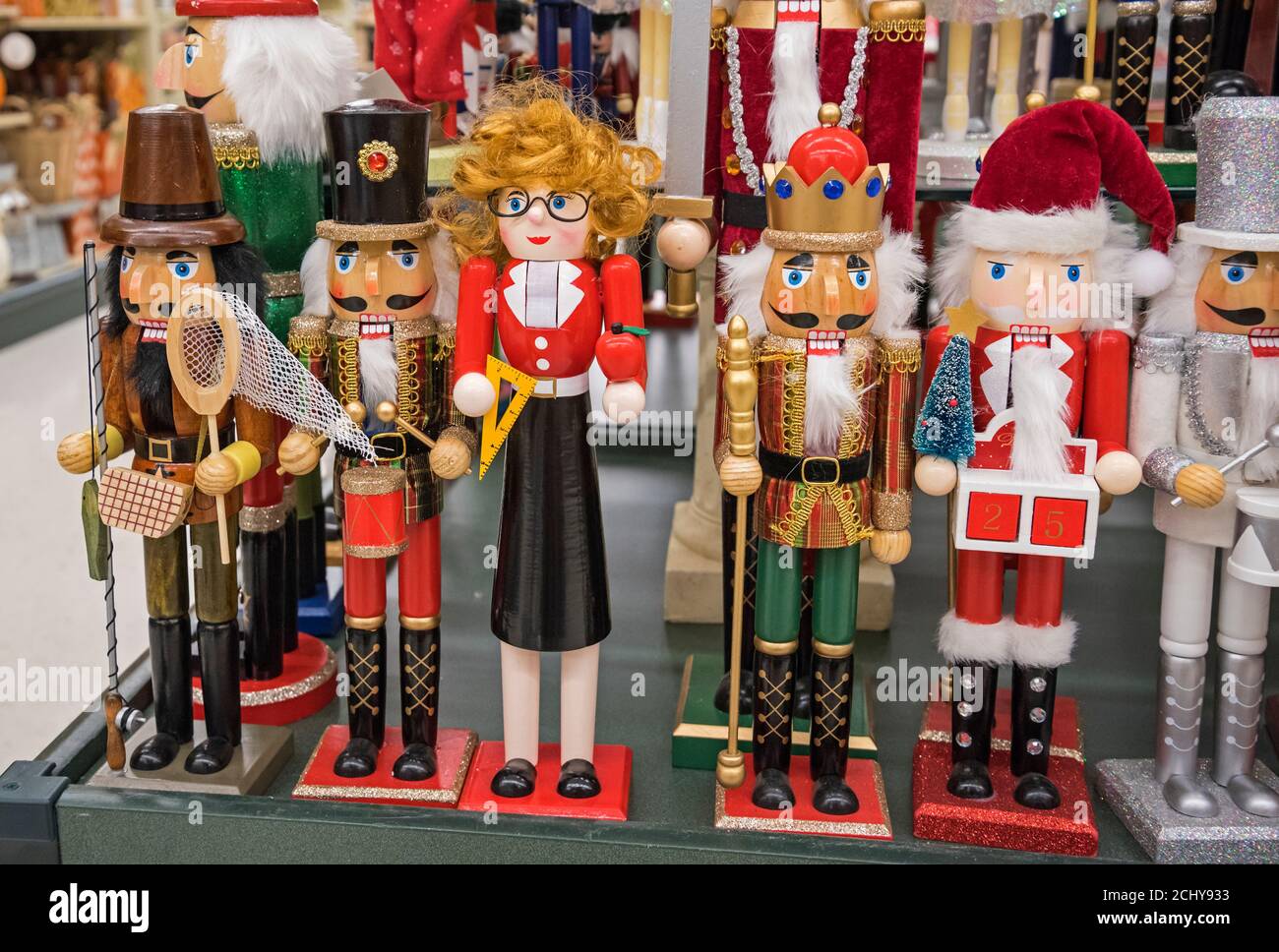 Shopping de Noël et décorations dans un magasin à la maison. Banque D'Images