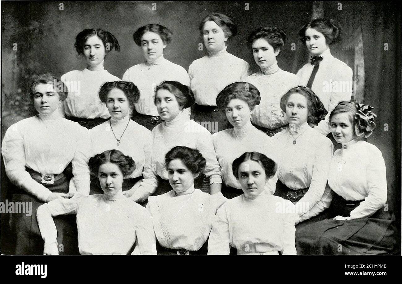 . Iris 1911 . Liban Clyde Dodds, Adamsville Mora Dodds, Adamsville Alberta Douglass. Nashville Linda Dunn, Turnersville Jennie Lester Ferguson, Clarksville Birdie Flemin, Manchester Aleen Foster. Huntsville Lillian Glenn, Jackson Mallie Halton, Ripley Julia Harrison. Milan Eloise Hickerson. Manchester Bessie Howard. Mt. Pleasant Ruby James, Gordonsville Almanza Kerr, Edenwald Azile King, Walter Hill Marion Malone, Shelbyville Violette Morris, Paris Dora Maxwell. Troy Elizabeth McGuire. McMinnville Cora Palmer. Union City Rebecca ONeal, Henderson Edith Rickman, Hartsville Cora Roberts. Tracy Banque D'Images