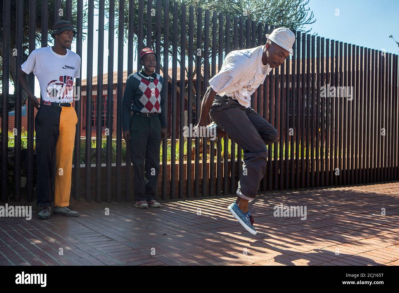 Danse traditionnelle de Pantsula dans le canton de Soweto, Johannesburg, Afrique du Sud Banque D'Images