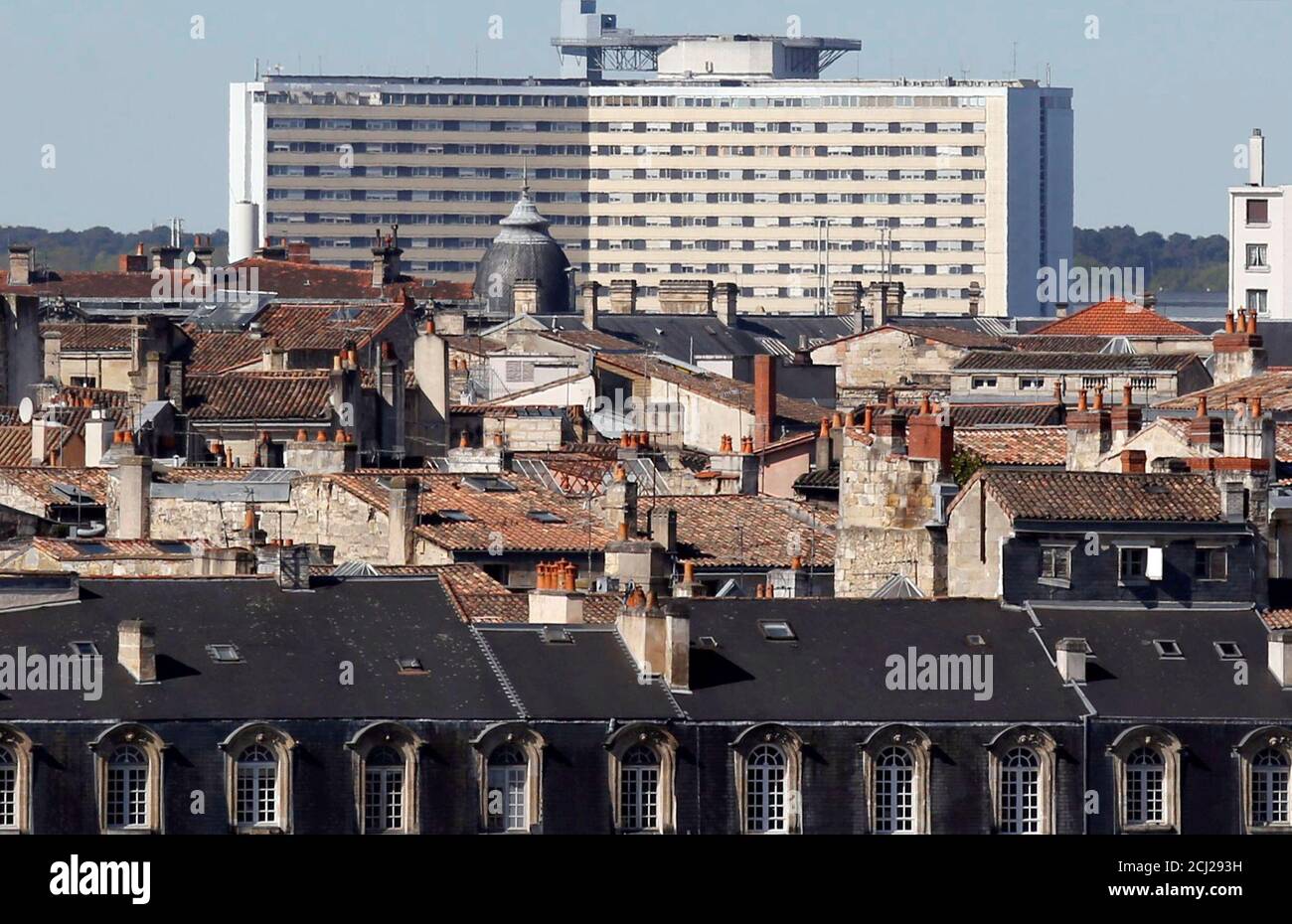 Une vue générale montre le Tripode, un hôpital de Bordeaux, dans le  sud-ouest de la France, le 12 avril 2016. REUTERS/Regis Duvignau Photo  Stock - Alamy