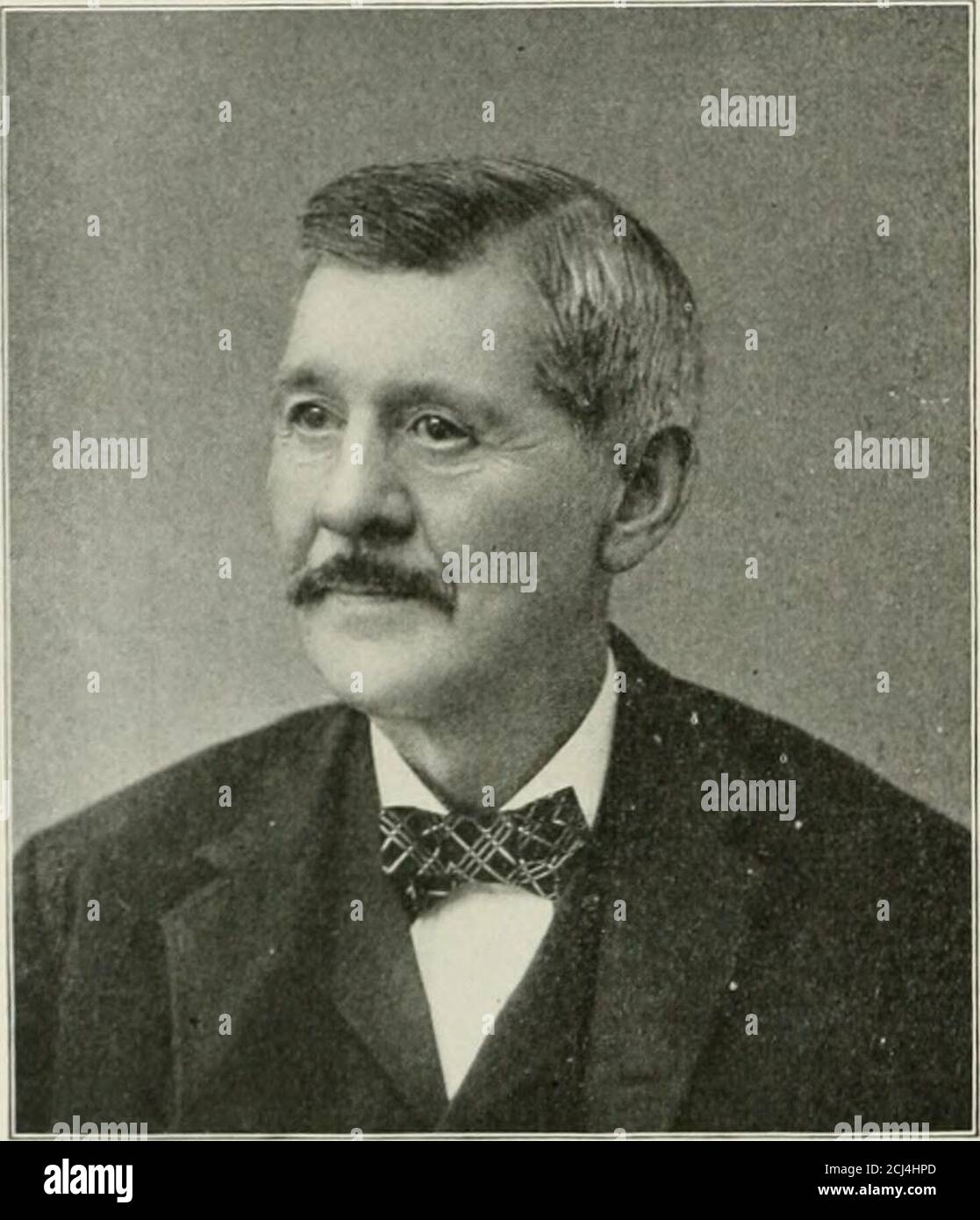 . Fitchburg passé et présent . MAIRES: Amasa Norcross. Cap. E. T. Miles. H. A. sang. D. H. Merriam. William H. Vose, Eli Culley. George Robbins, Alonzo Davis. F. Fosdick. C. S. Hayden, S. L. graves, Arthur H. Lowe, E. S. Molton. H. F. Rockwell. Samuel Anderson. Charles A. Babbitt... ■ ^ • 1 1 < wm HENRY JACKSON (1831-1902).Native of Leominster : Plus grande partie de sa vie passée à Fitchburg.Précédent à 1866 à l'emploi de L. Pratt et comptable pour Waldo Wal-lace et H. A. Blood & Co. Commis de ville et de ville 1866-1887. greffier Boardof Selectmen 1866-1873. Registraire de l'eau 1872-1885. bibliothécaire public Banque D'Images