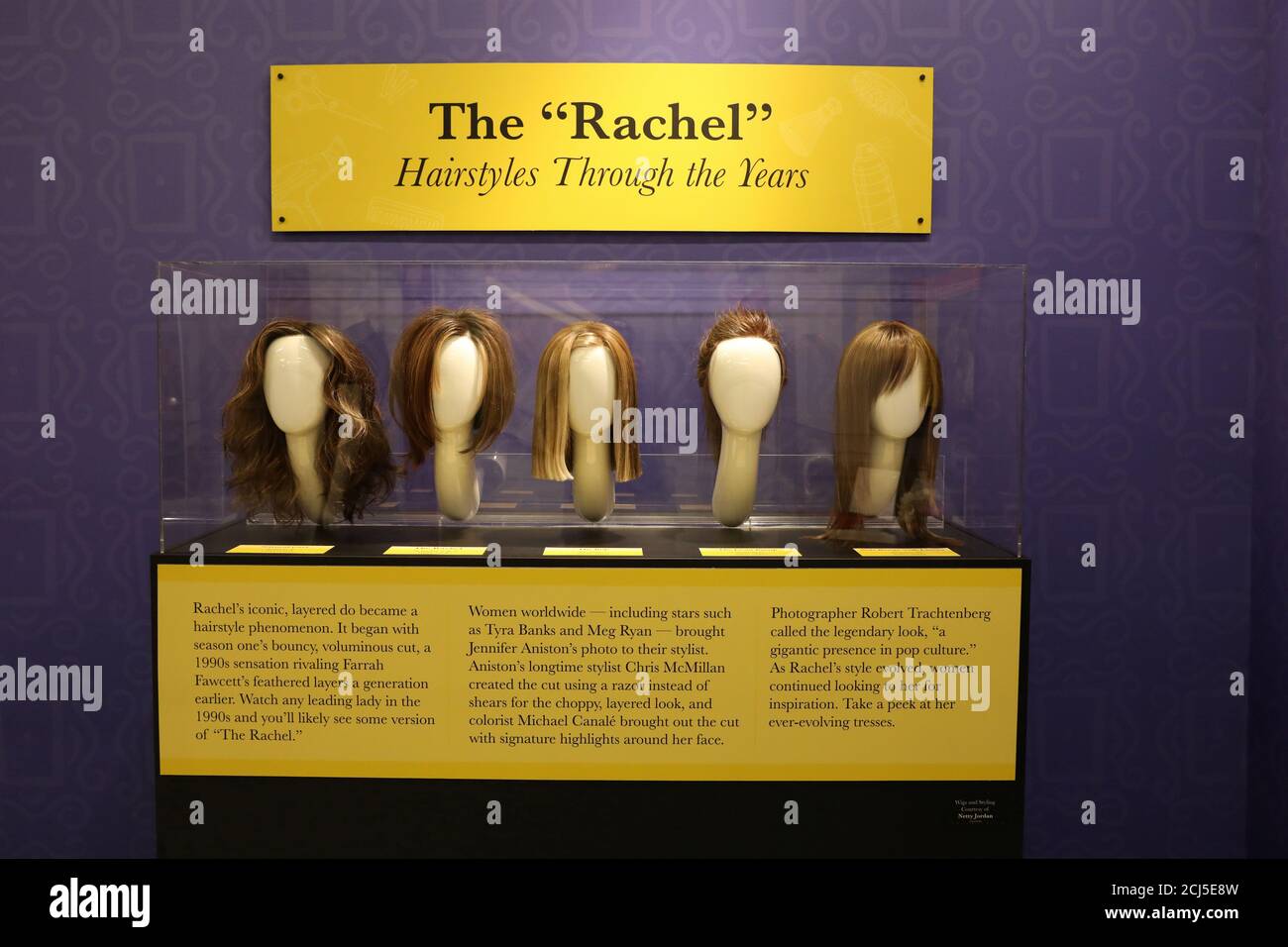 Les Perruques Representant Les Coiffures Du Personnage Rachel Green Sont Vues Dans La Serie Televisee Friends Pop Up Magasin Marquant Le 25e Anniversaire A New York City Etats Unis Le 5 Septembre 19 Reuters Shannon Les Perruques Representant Les Coiffures Du Personnage Rachel Green Sont Vues Dans La Serie Televisee Friends Pop Up Magasin Marquant Le 25e Anniversaire A New York City Etats Unis Le 5 Septembre 19 Reuters Shannon