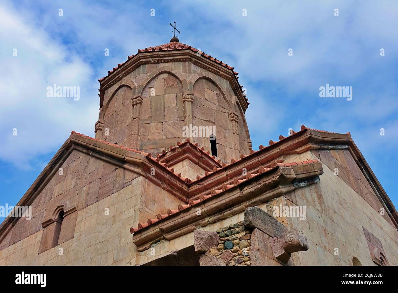 Vahanavank, un complexe monastique arménien du Xe-XIe siècle - ancienne église en perspective de point d'arbre Banque D'Images