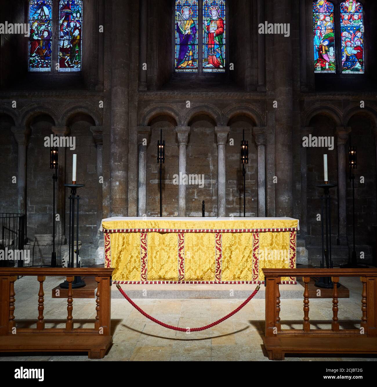Autel sur le transept nord dans la cathédrale chrétienne construite par norman à Peterborough, en Angleterre. Banque D'Images