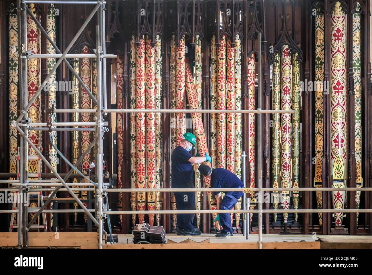 Les spécialistes des organes Harrison et Harrison commencent à travailler sur la phase finale de la restauration du Grand orgue à York Minster. Les nouveaux tuyaux remplacent les originaux datant des années 1830 et ont été restaurés pour s'adapter à leur conception distinctive. Une fois terminé, la rénovation de deux ans permettra de diffuser de la musique à la cathédrale pendant les 100 prochaines années. Banque D'Images