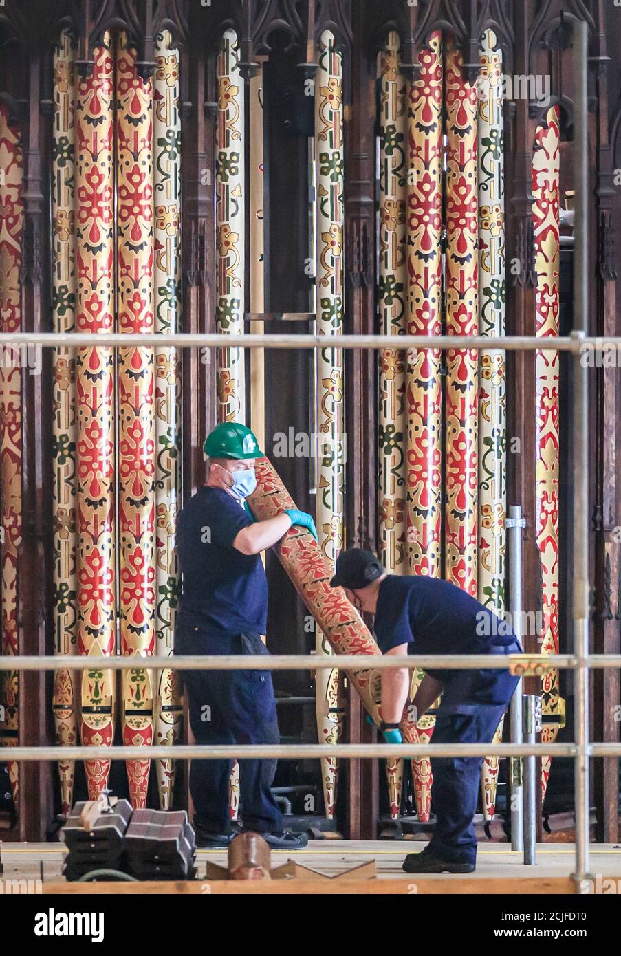 Les spécialistes des organes Harrison et Harrison commencent à travailler sur la phase finale de la restauration du Grand orgue à York Minster. Les nouveaux tuyaux remplacent les originaux datant des années 1830 et ont été restaurés pour s'adapter à leur conception distinctive. Une fois terminé, la rénovation de deux ans permettra de diffuser de la musique à la cathédrale pendant les 100 prochaines années. Banque D'Images