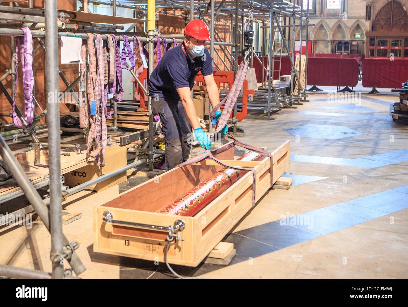 Un spécialiste d'organes de Harrison et Harrison commence à travailler sur la phase finale de la restauration du Grand Organ à York Minster. Les nouveaux tuyaux remplacent les originaux datant des années 1830 et ont été restaurés pour s'adapter à leur conception distinctive. Une fois terminé, la rénovation de deux ans permettra de diffuser de la musique à la cathédrale pendant les 100 prochaines années. Banque D'Images