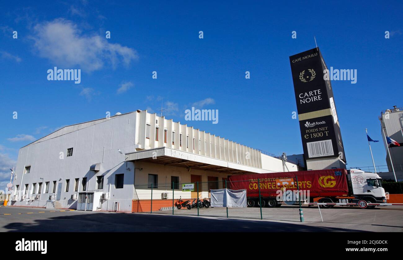 Cafe Carte Noire Banque D Image Et Photos Alamy Cafe Carte Noire Banque D Image Et Photos Alamy