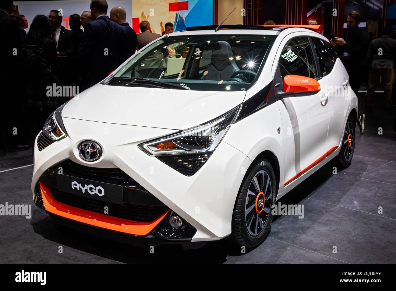 Aygo blanche Banque de photographies et d’images à haute résolution - Alamy