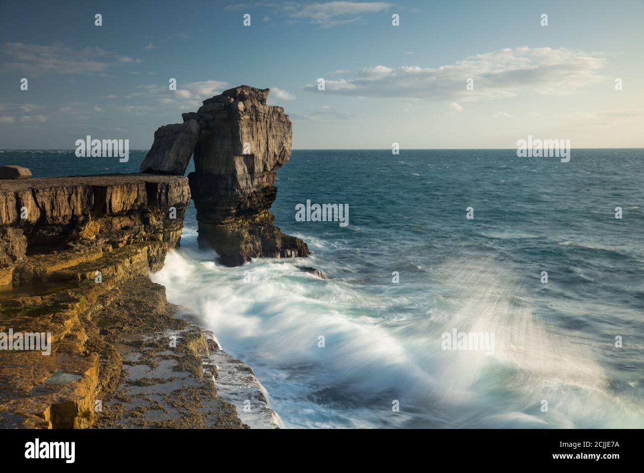 Pulpit Rock, Portland Bill, Jurassic Coast, Dorset, Angleterre, Royaume-Uni. Filtres Lee ; 4× proglass ND, 0.6 ND Grad doux, polariseur Banque D'Images