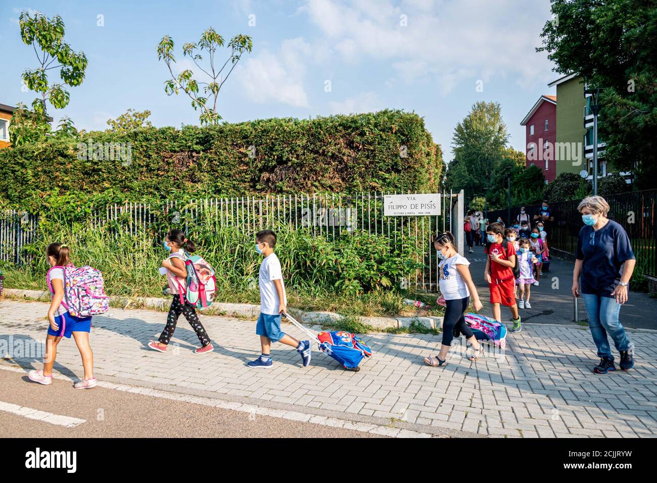 Italie. 15 septembre 2020. Milan - quelques classes de l'Institut général d'État Trilussa, primaire dans la via Graf 70, enseignent dans la paroisse de Pentecôte voisine en raison de l'urgence COVID-19 (Marco Passaro/Fotogramma, - 2020-09-15) p.s. la foto e' utilizzabile nel rispetto del contento in cui e' stata scattata, e senza intento diffamatorio del decoro delle persone rappresentate crédit: Agence de photo indépendante/Alamy Live News Banque D'Images
