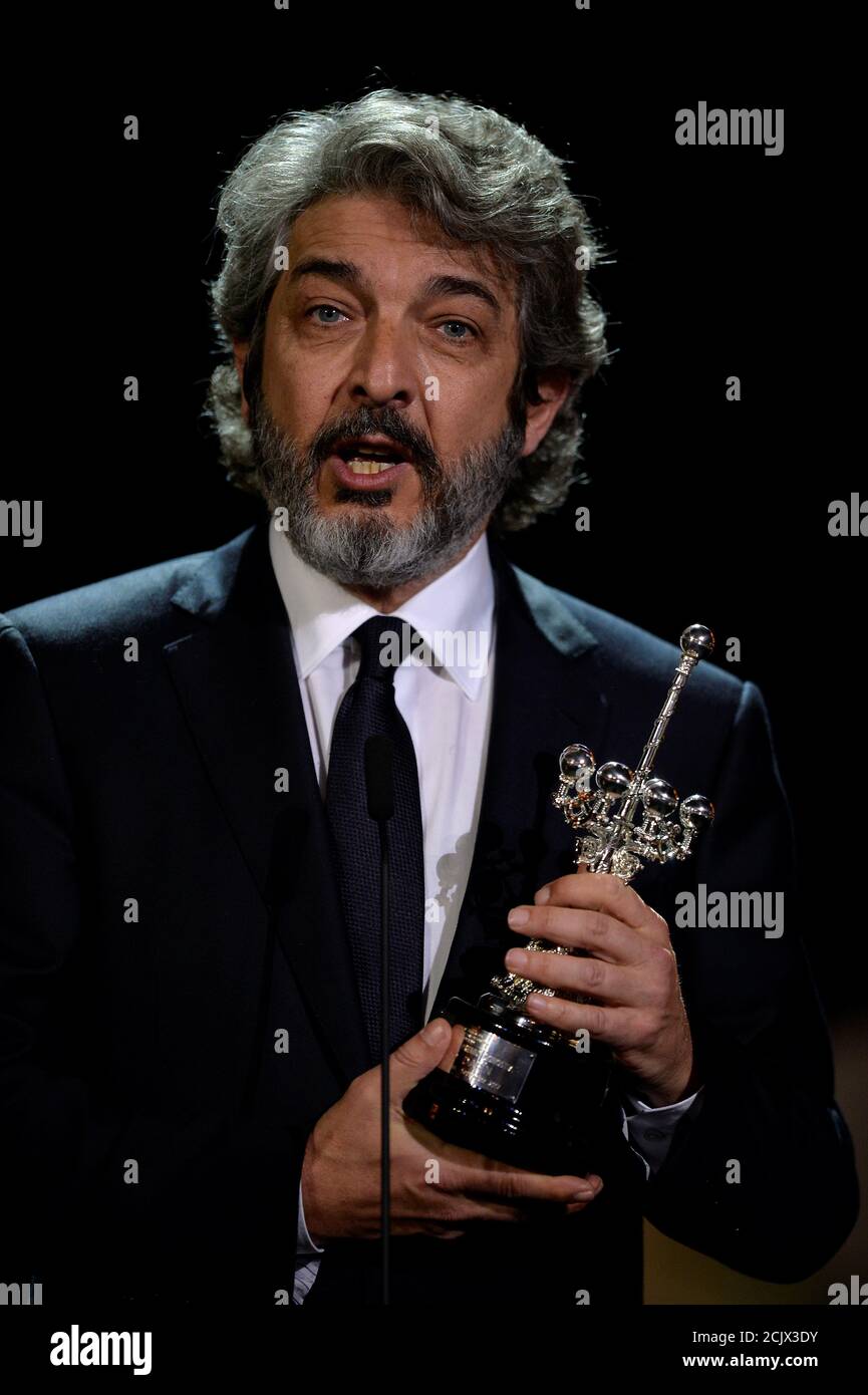 L'acteur argentin Ricardo Darin détient le prix Donostia Lifetime Achievement Award au Festival du film de San Sebastian, Espagne, le 26 septembre 2017. REUTERS/Vincent West Banque D'Images
