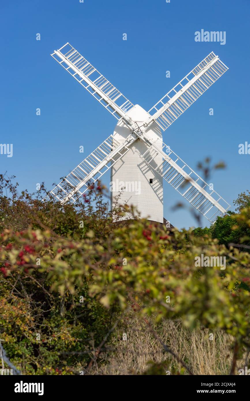 Moulin de Jill. Les moulins à vent de Clayton, connus localement sous le nom de Jack et Jill, se tiennent sur les South Downs au-dessus du village de Clayton, West Sussex, Angleterre. Banque D'Images