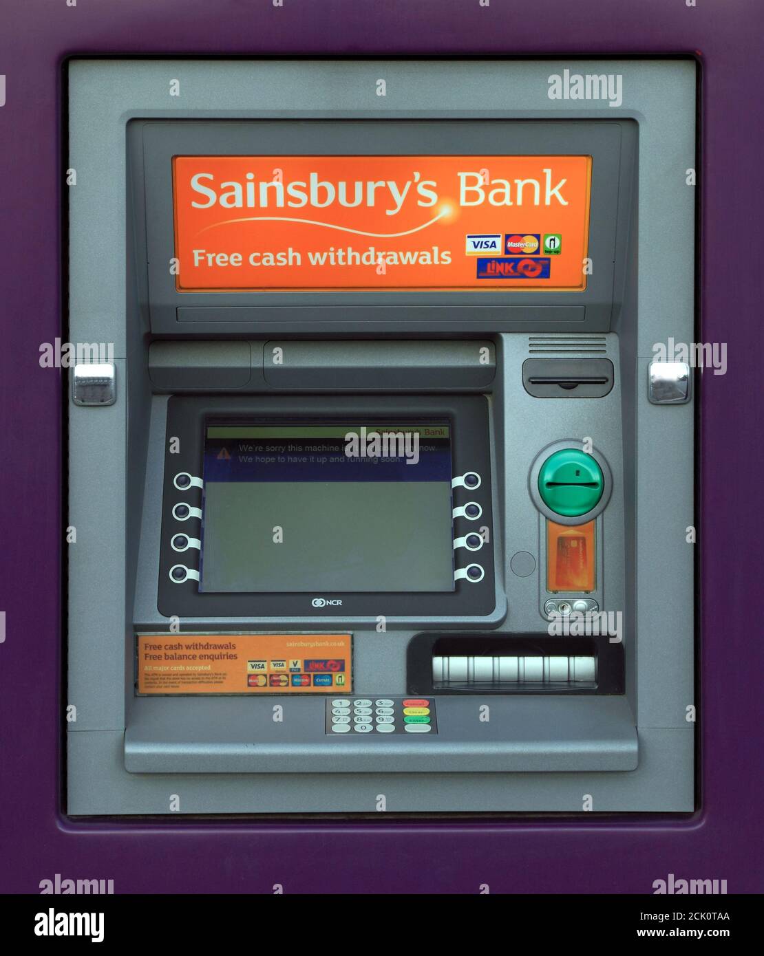 Sainsbury's Bank, distributeur automatique de billets, cashpoint, point d'espèces, machine, retraits d'espèces gratuits, Hunstanton, Norfolk, Angleterre, Royaume-Uni Banque D'Images