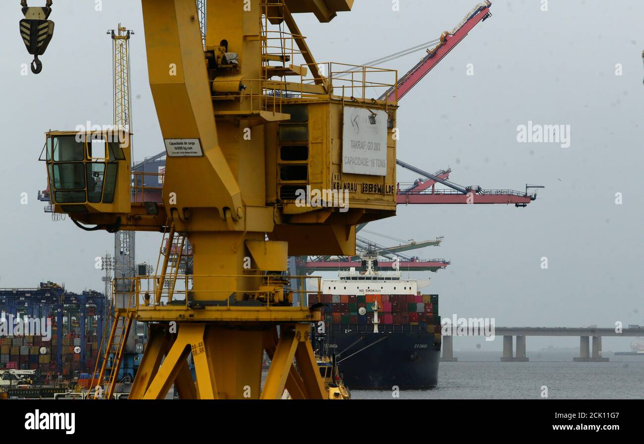 Rio de Janeiro le 14 septembre 2020- UN navire cargo est vu au port de Rio de janeiro, dans la baie de Guanabara Banque D'Images