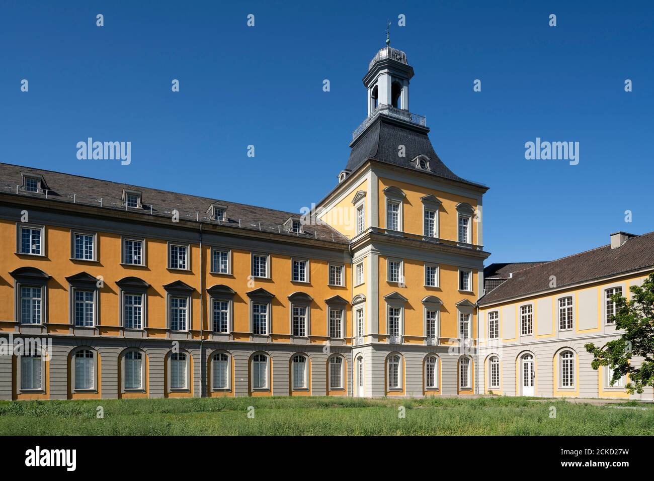 Bonn, Kurürstliches Schloss, heute Rheinische Friedrich-Wilhelms-Universität, Östlicher Eckrisalit, 1697–1705 nach Plänen des Münchner Hophischekten Banque D'Images