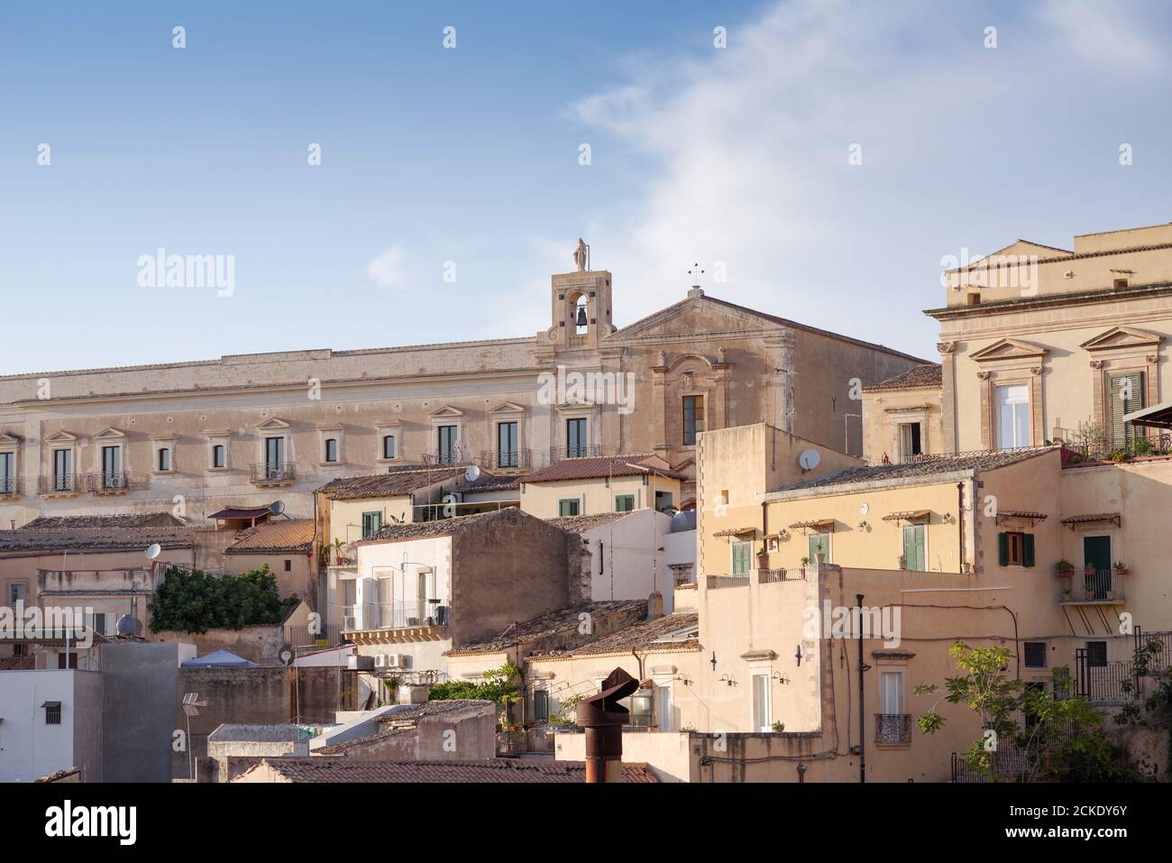 Bâtiments historiques à Noto, dans la lumière de l'après-midi - Sicile, Italie Banque D'Images