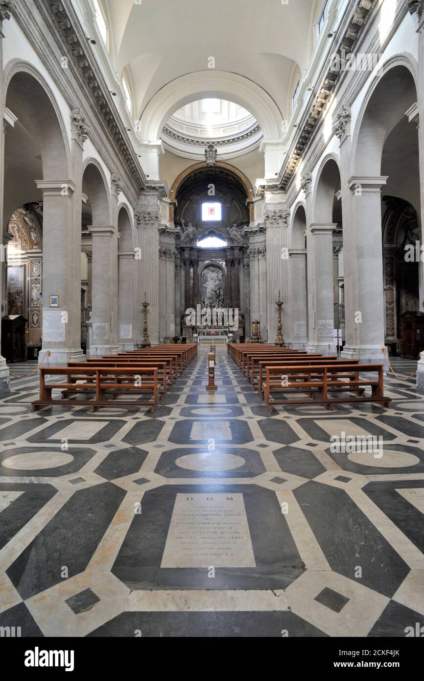 Italie, Rome, église de San Giovanni Battista dei Fiorentini intérieur Banque D'Images
