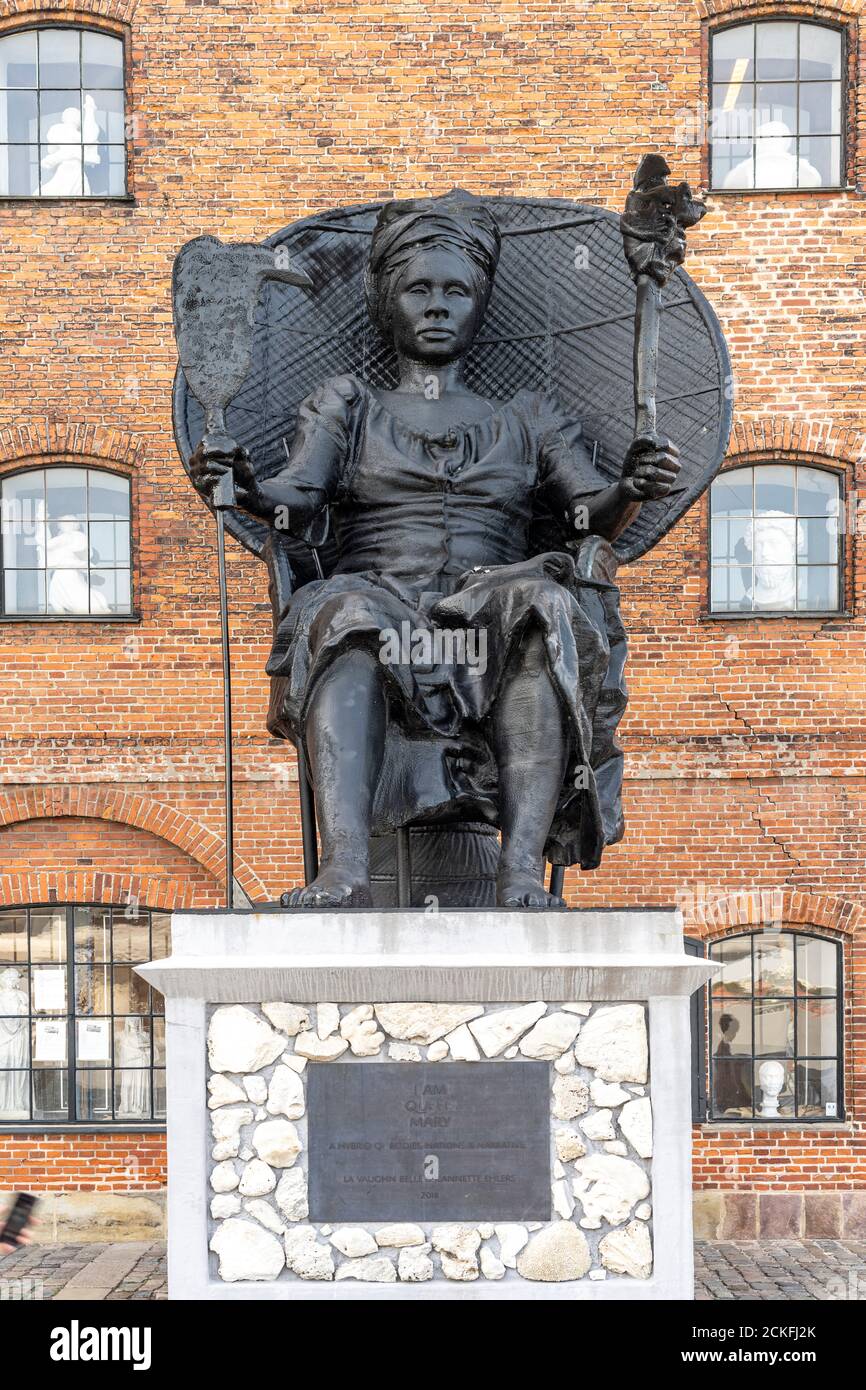 Statue von Mary Thomas mit dem Titel „Je suis la reine Mary am Langelinie Pier à Kopenhagen, Dänemark, Europa | sculpture de Mary Thomas „Je suis la reine Mar Banque D'Images