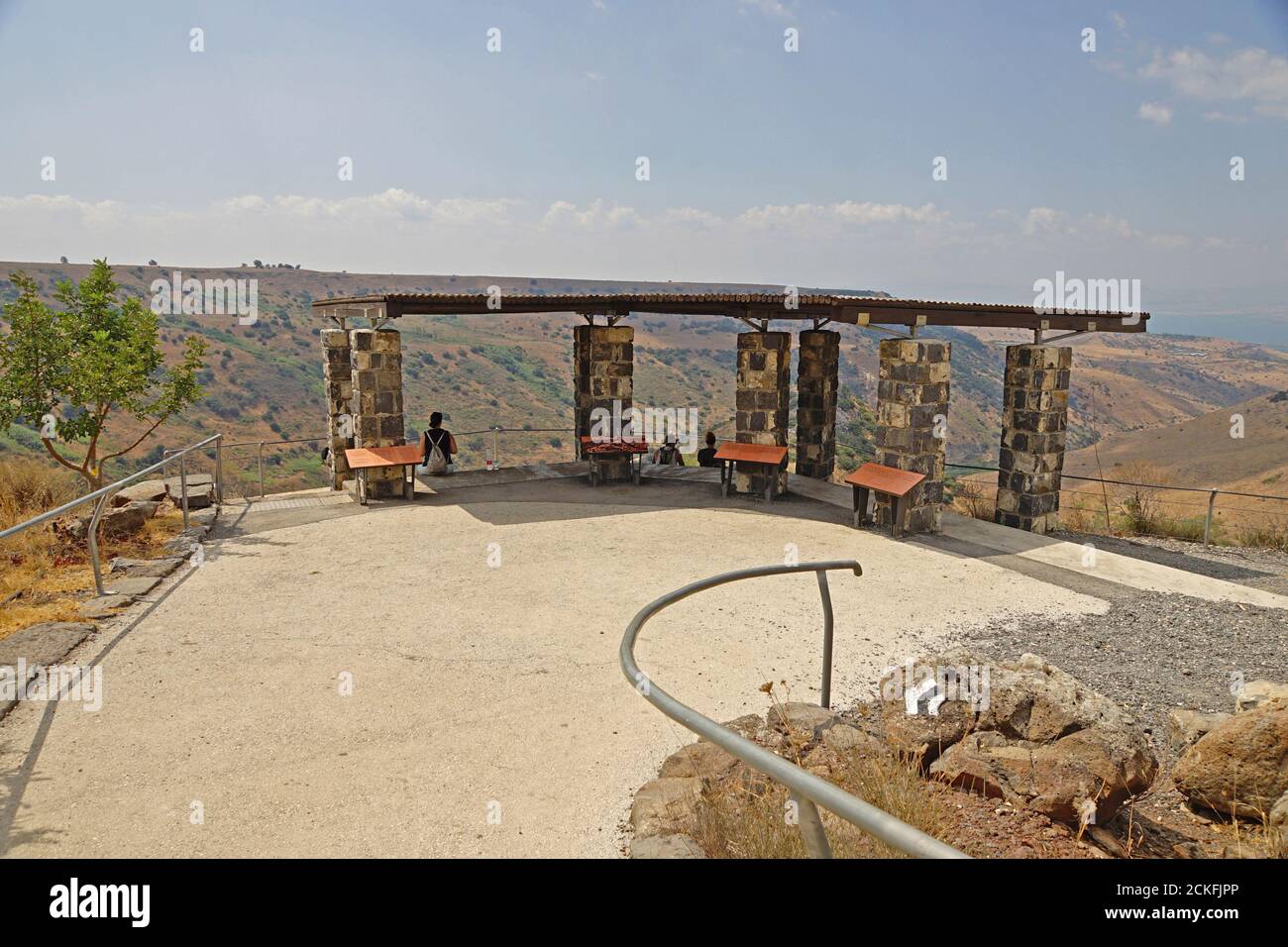 Point d'observation à la réserve naturelle de Gamla et deuxième ville juive de la période du Temple sur les hauteurs du Golan, Israël Banque D'Images