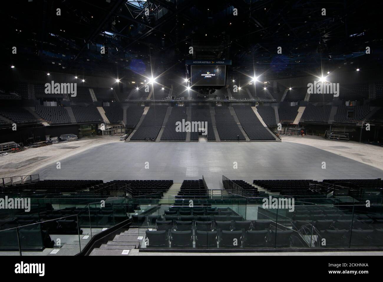 Pin's Palais Omnisports Paris Bercy, édition Numérotée 0851, Thème Football