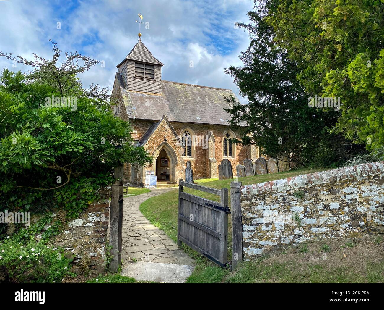 Église du village de Hambledon. Une église anglicane évangélique de Surrey, en Angleterre. Historiquement connu sous le nom de St Peters. L'église est située près de la ville de Banque D'Images