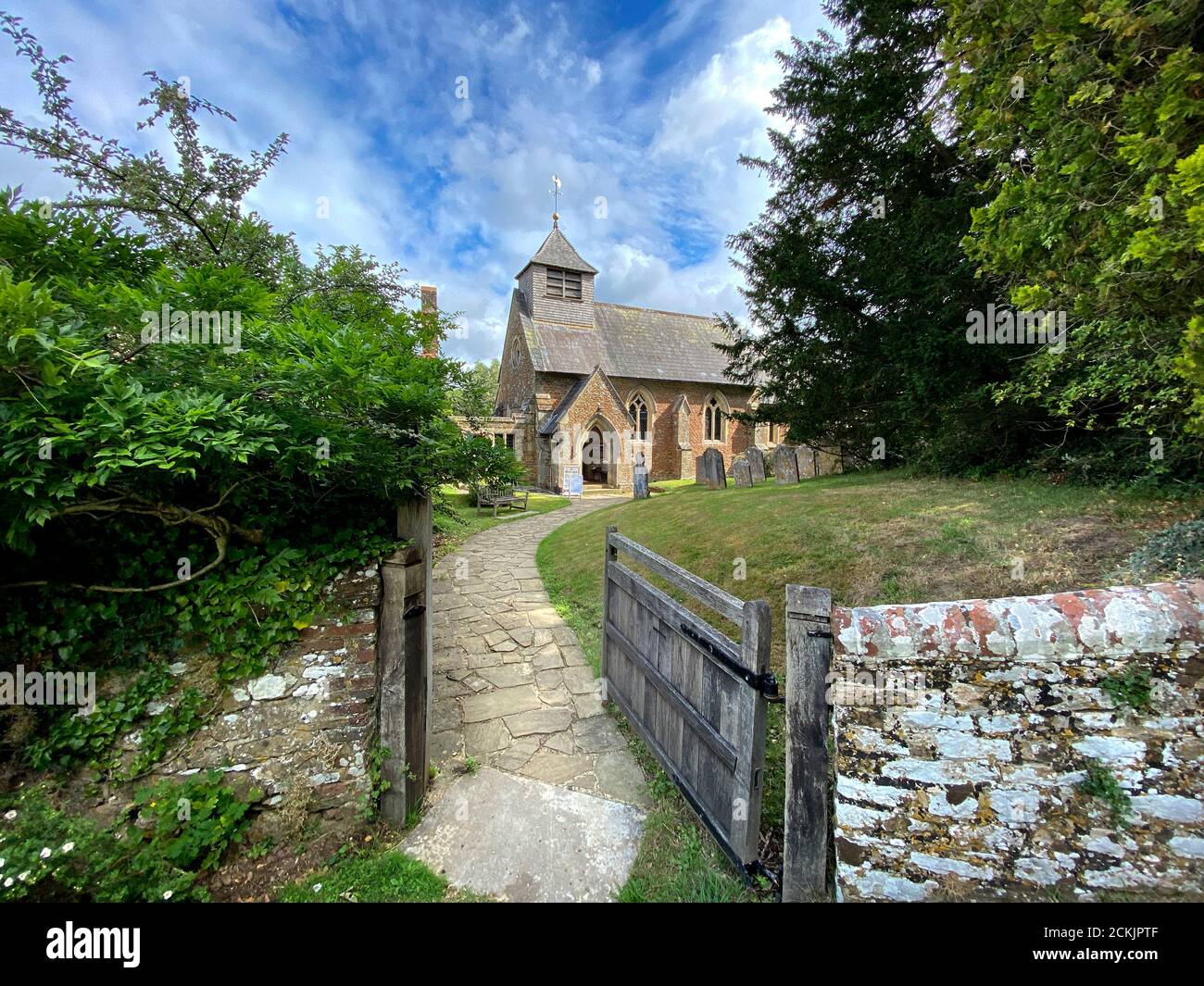 Église du village de Hambledon. Une église anglicane évangélique de Surrey, en Angleterre. Historiquement connu sous le nom de St Peters. L'église est située près de la ville de Banque D'Images