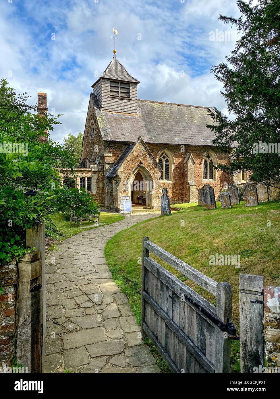 Église du village de Hambledon. Une église anglicane évangélique de Surrey, en Angleterre. Historiquement connu sous le nom de St Peters. L'église est située près de la ville de Banque D'Images