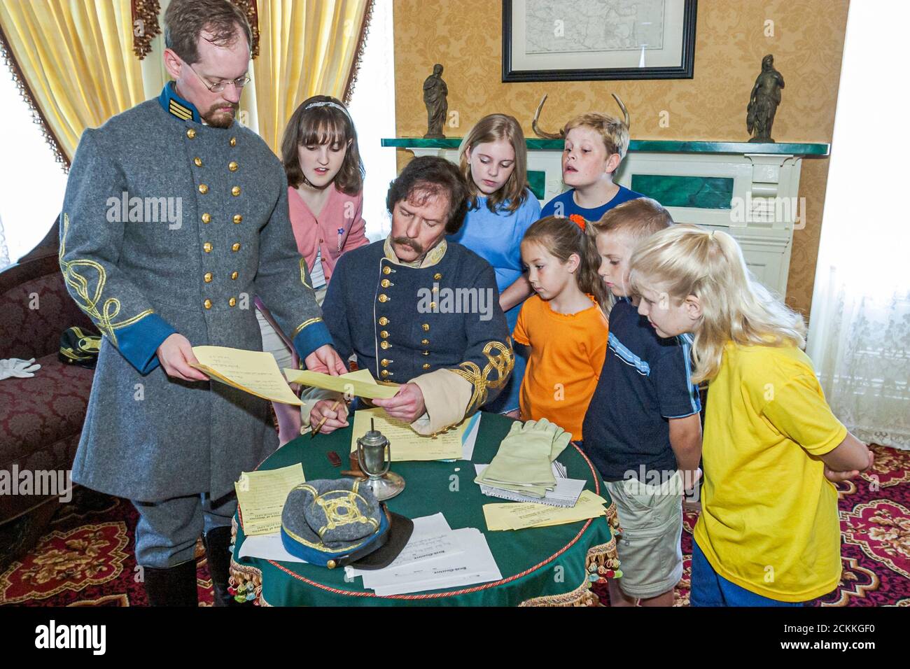 Virginia Newport News Lee Hall Mansion plantation histoire historique, garçon garçons fille filles enfants guide de la guerre de Sécession réacteur reenac Banque D'Images