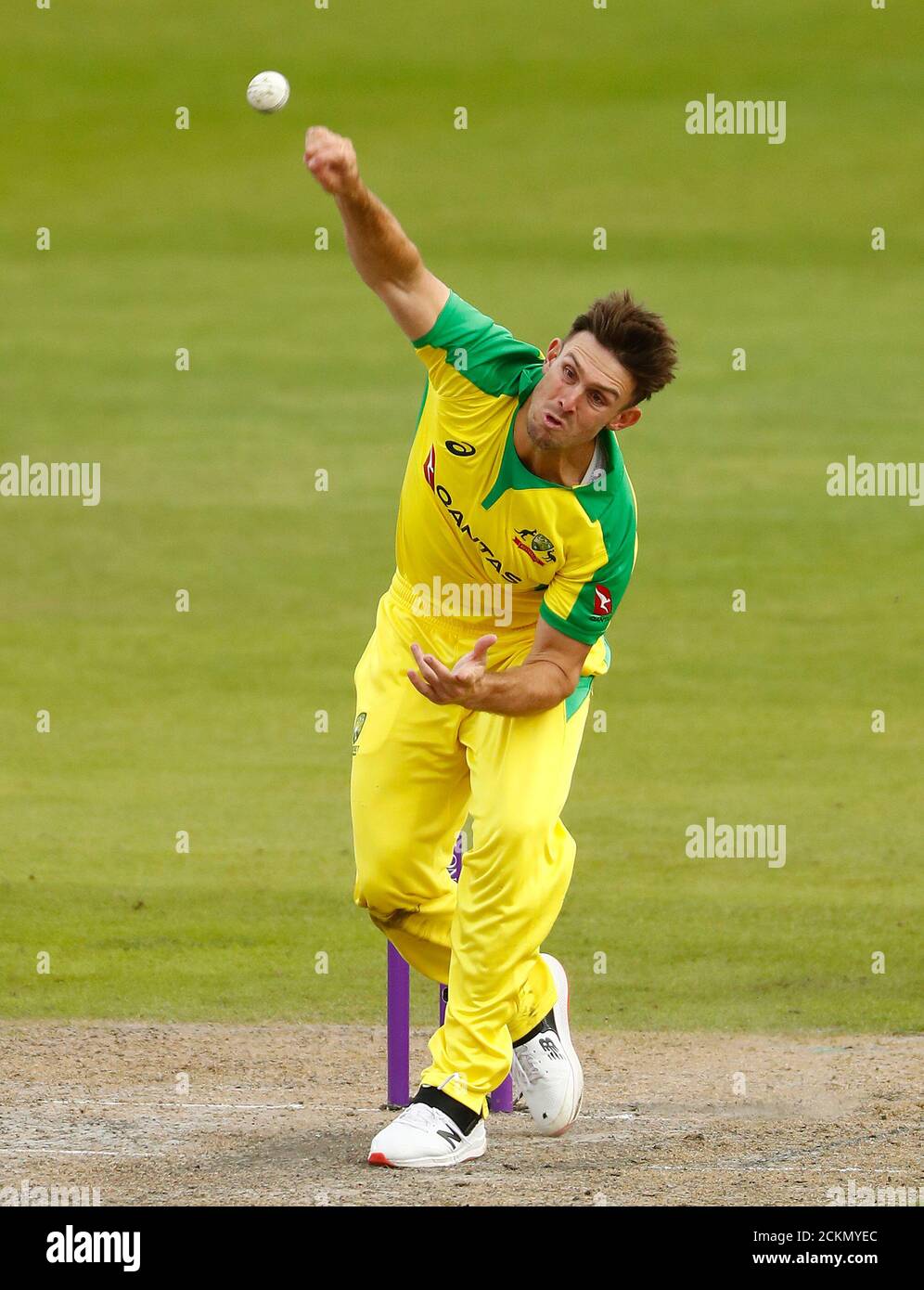 Le marais Mitchell d'Australie se déchène lors du troisième match de l'ODI du Royal London à Emirates Old Trafford, Manchester. Banque D'Images