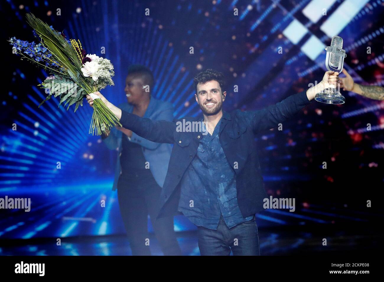 Duncan Laurence, des pays-Bas, réagit après avoir remporté le concours  Eurovision Song 2019 à tel Aviv, Israël, le 19 mai 2019. REUTERS/Ronen  Zvulun Photo Stock - Alamy