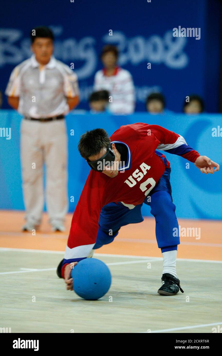 Beijing, Chine, 10 septembre 2008 : quatrième jour de compétition sportive aux Jeux paralympiques de Beijing. L'Iran contre les États-Unis.les États-Unis ont gagné le match de goalball, 4-3 à l'avance. ©Bob Daemmrich Banque D'Images