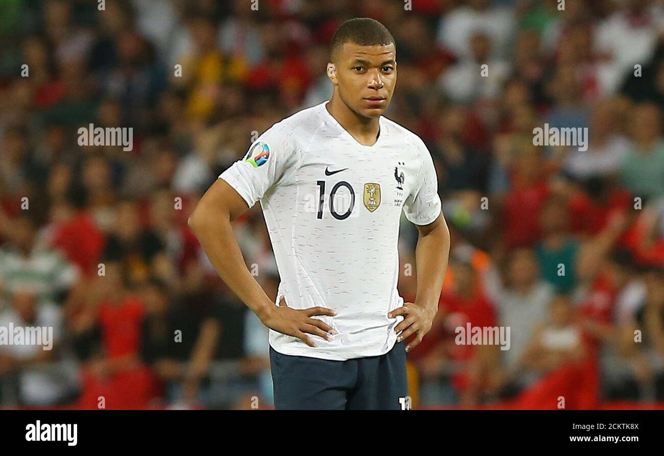 Football Football Qualification Euro Groupe H Turquie France Torku Arena Konya Turquie 8 Juin 19 Kylian Mbappe France Reagit A Reuters Gokhan Kilincer Photo Stock Alamy