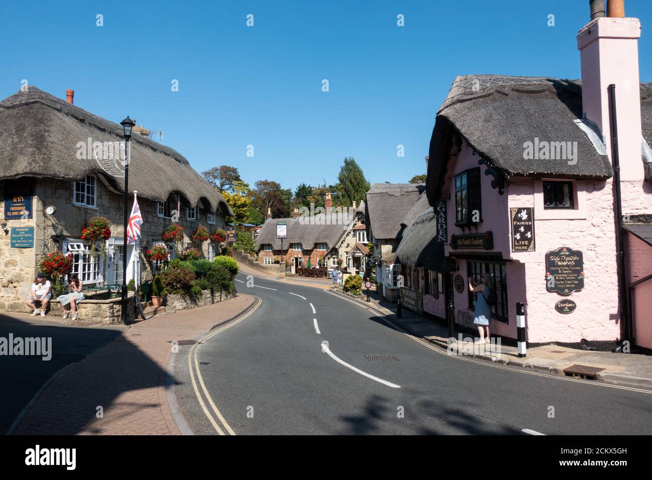 Bâtiments traditionnels peints en chaume sur la rue haute, Shanklin, île de Wight Banque D'Images