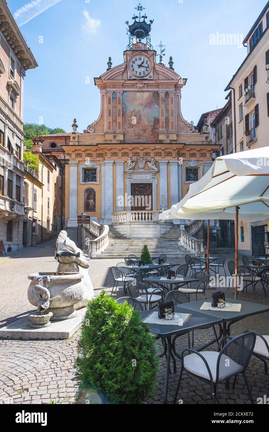 [Mondovi, Italie - août 2020] Eglise de Santi Pietro et Paolo, Mondovi, Cuneo, Piémont Banque D'Images