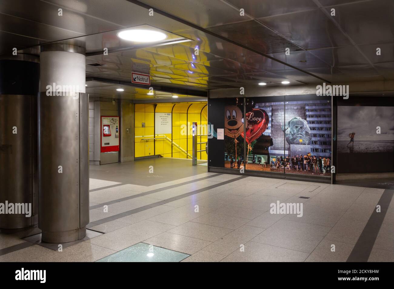 Station de métro Heussallee / Museumsmeile, Bonn, Allemagne. Banque D'Images