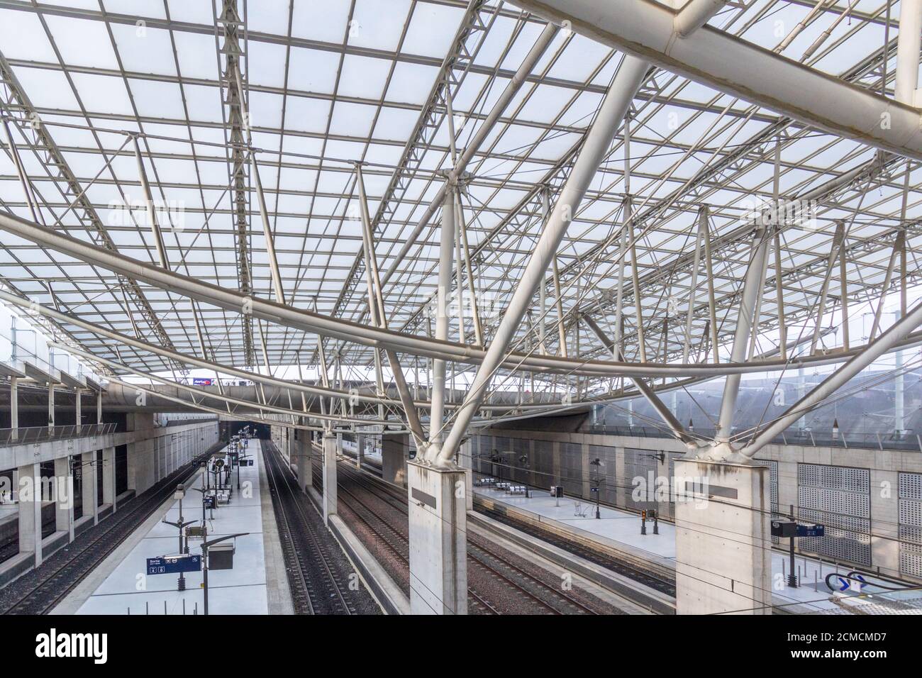 La gare TGV de l'aéroport Charles de Gaulle 2 à Paris Photo Stock Alamy