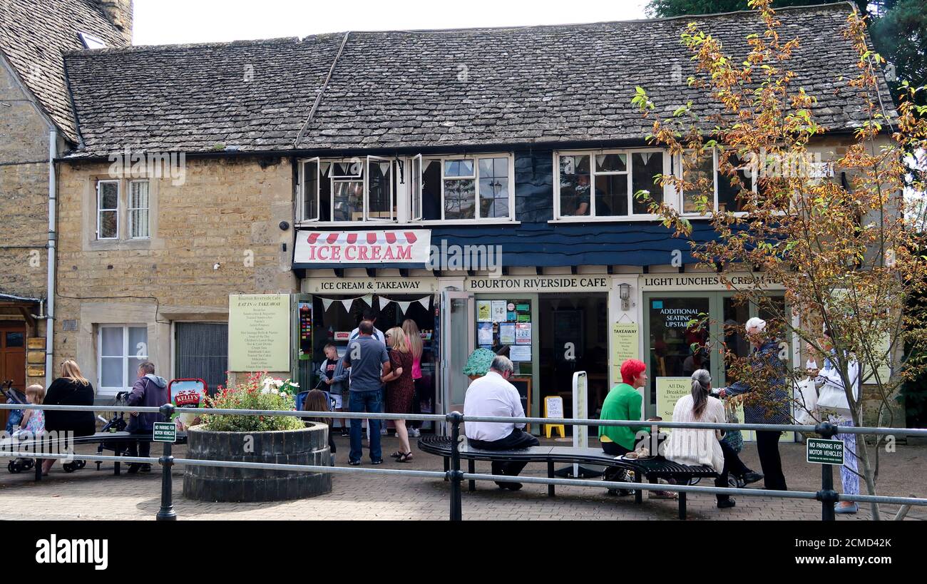 Bourton sur le village de l'eau Cotswolds Royaume-Uni Banque D'Images