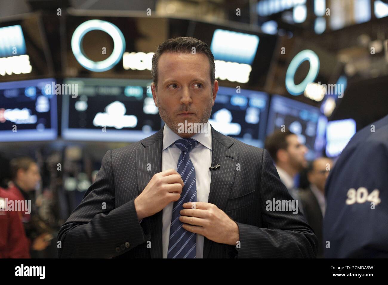 Le PDG d'Allergan, Brent Saunders, se prépare à donner une entrevue à la  Bourse de New York (NYSE) le 6 avril 2016. REUTERS/Brendan McDermid Photo  Stock - Alamy