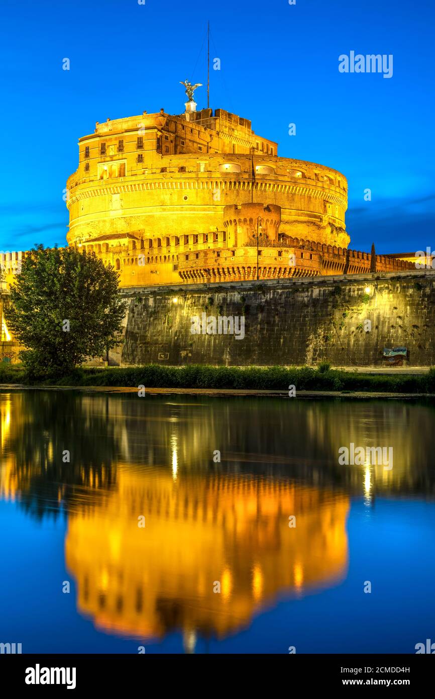 Castel Sant'Angelo ou Mausolée d'Hadrien et du Tibre, Rome, Latium, Italie Banque D'Images