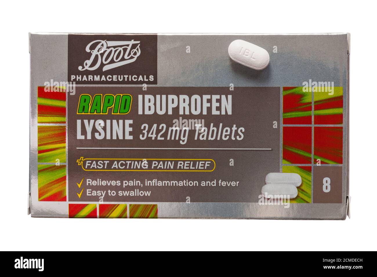 Boîte de Boots pharmaceutiques rapide Ibuprofène Lysine 342 mg comprimés avec une tablette placée sur le dessus de la boîte isolée sur arrière-plan blanc Banque D'Images