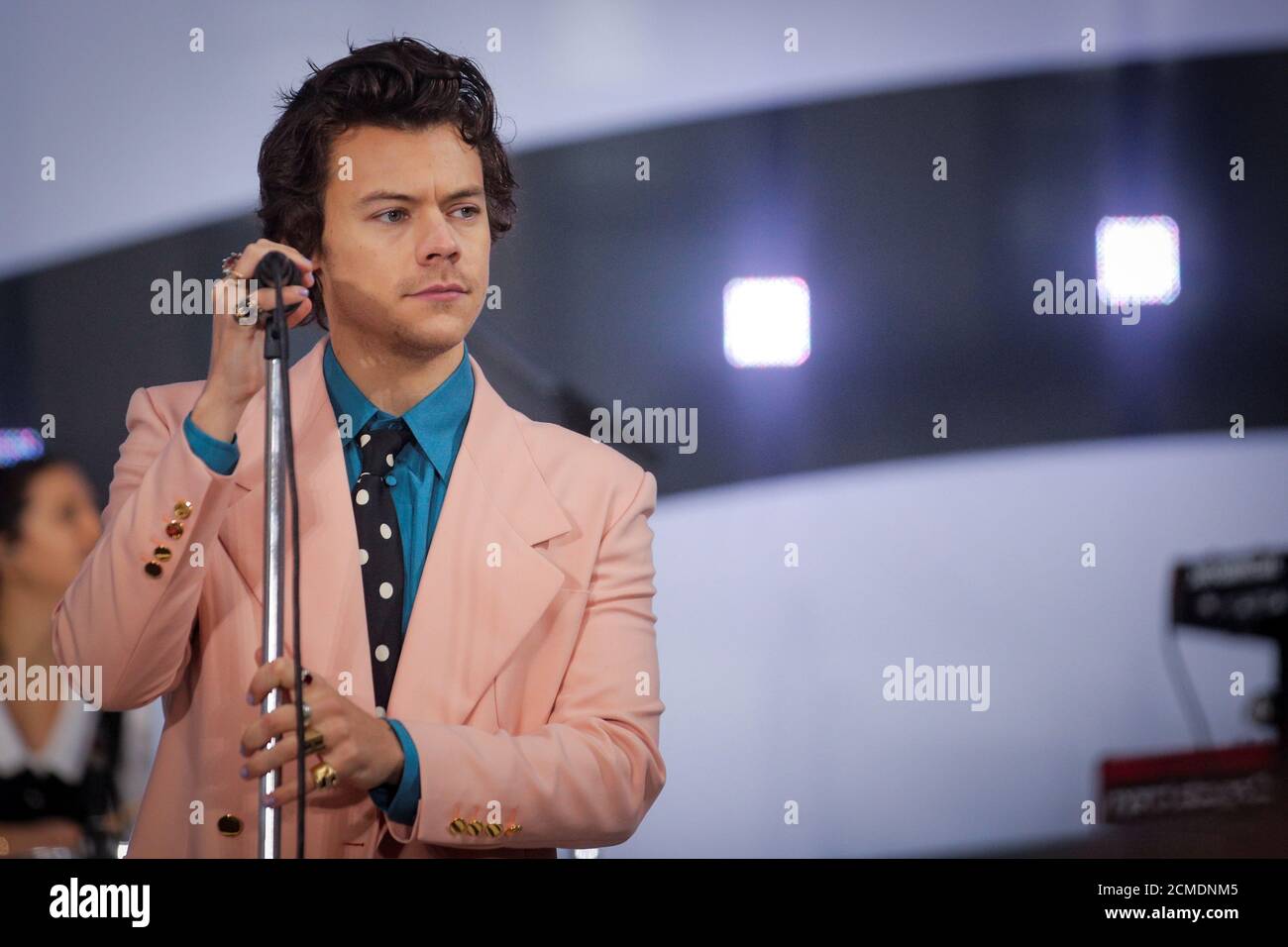 Parole As It Was Harry Styles Harry styles joue Banque de photographies et d'images à haute résolution -  Alamy