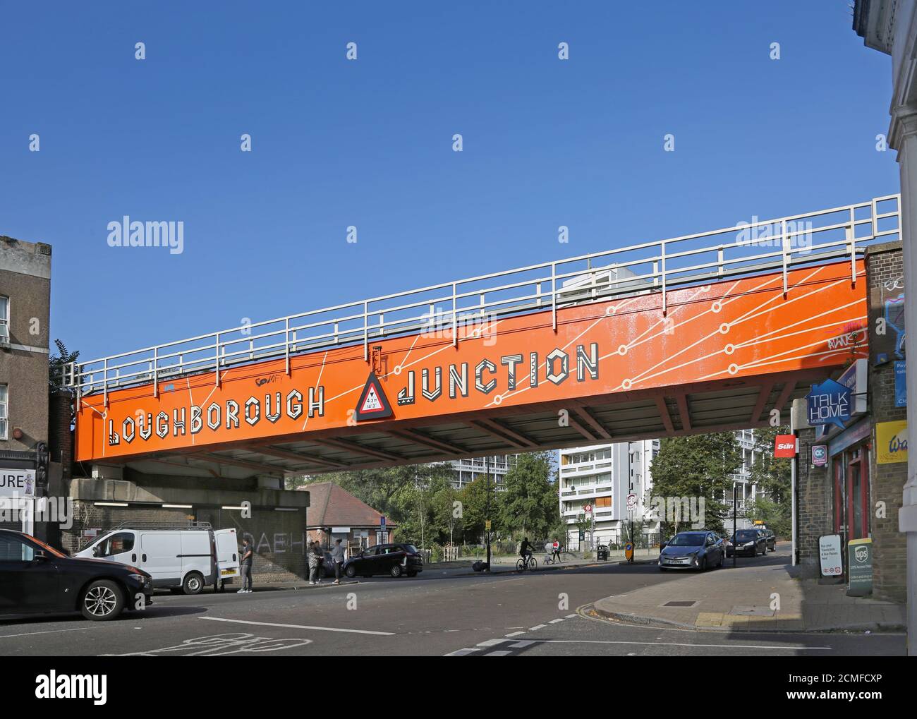 Pont ferroviaire à Loughborough Junction, sud de Londres, Royaume-Uni. Situé entre Brixton et Camberwell, ce quartier autrefois pauvre est désormais « à venir » Banque D'Images