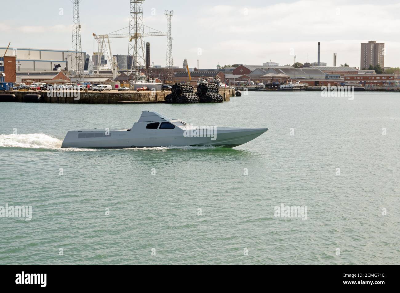 Portsmouth, Royaume-Uni - le 8 septembre 2020 : le prototype de bateau furtif développé pour l'escadron de bateaux spéciaux en tant qu'intercepteur rapide par BAE System Banque D'Images