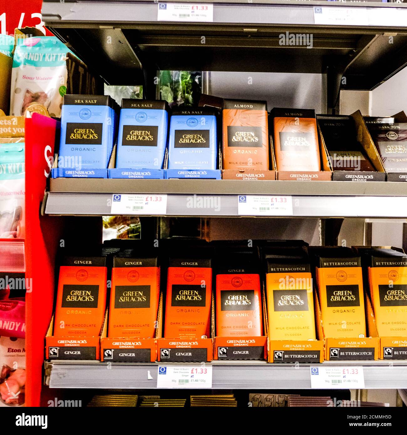 John Lewis Waitrose sélection de chocolat de luxe vert et Browns Bars sans personne Banque D'Images