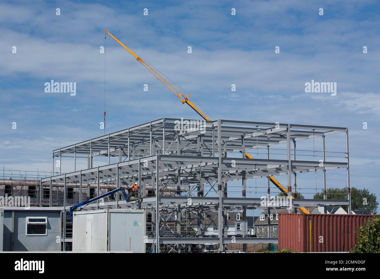 Îles Anglo-Normandes. Guernesey. Parc Admiral. Chantier. Cadre en acier de développement de nouveaux bâtiments commerciaux. Banque D'Images