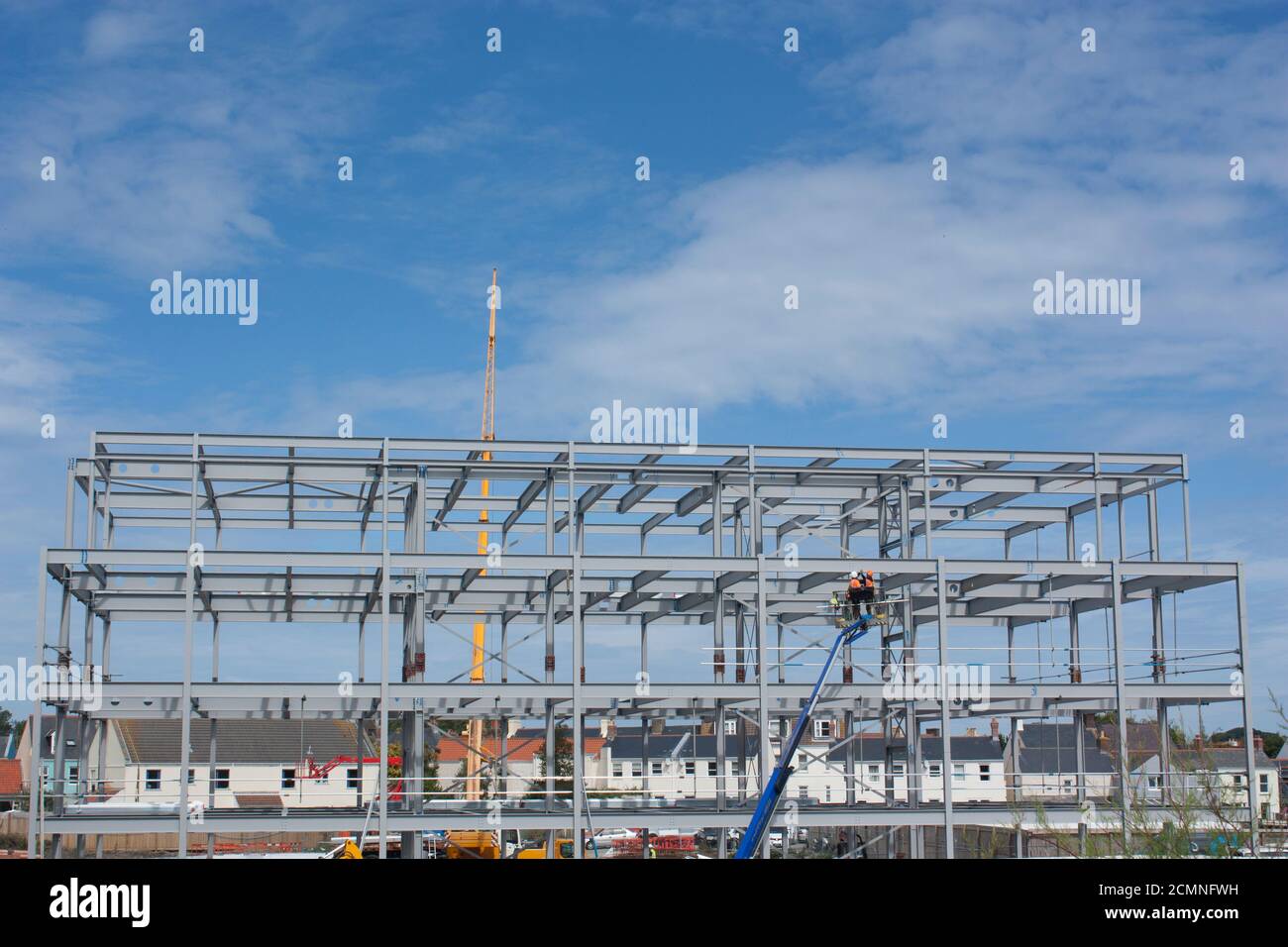 Îles Anglo-Normandes. Guernesey. Parc Admiral. Chantier. Cadre en acier de développement de nouveaux bâtiments commerciaux. Banque D'Images