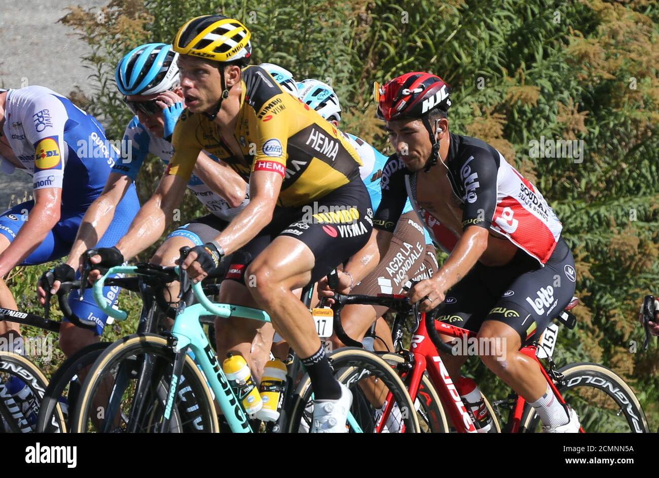 La Roche sur Foron France. 17 septembre 2020. Tony Martin de l equipe Jumbo Vista et Caleb Ewan de Lotto Soudal pendant le Tour de France 2020 course cycliste 18 Meribel la